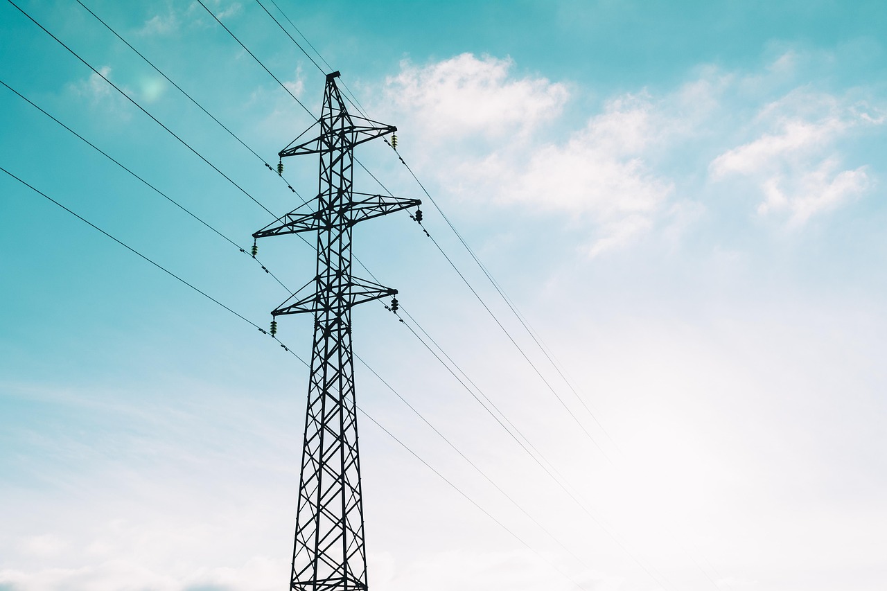 Services power lines, cables, tower, overhead power lines, electrical, electricity, energy, utility pole, electricity pole, power, power supply, sky, tall, technology, transmission, voltage, nature, wires
